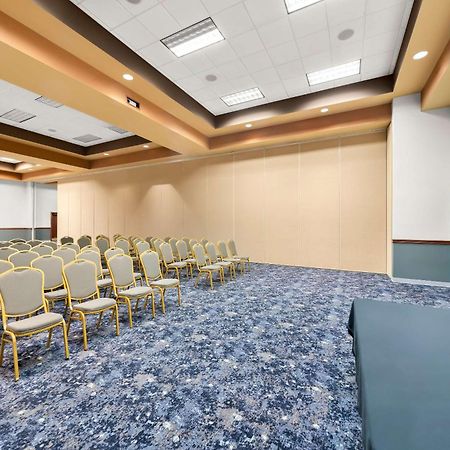 Clarion Inn & Suites And Convention Center Kearney Kültér fotó
